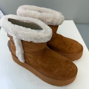 NWT Time and Tru Women's Platform Mini Cozy Boots Brown Size 7